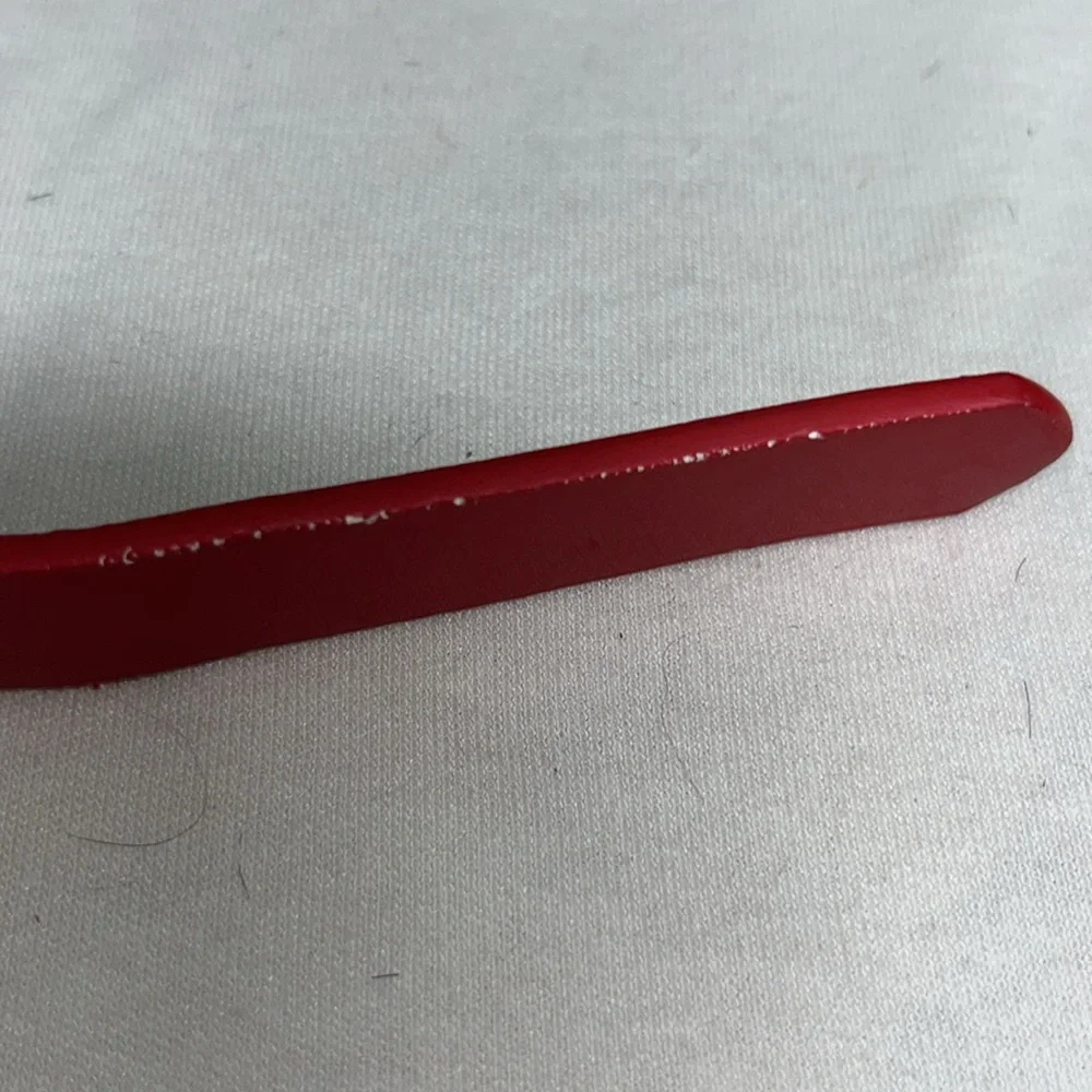 Betsey Johnson's Red Patent Leather 1/2“ Belt Unleash Your Wild Side